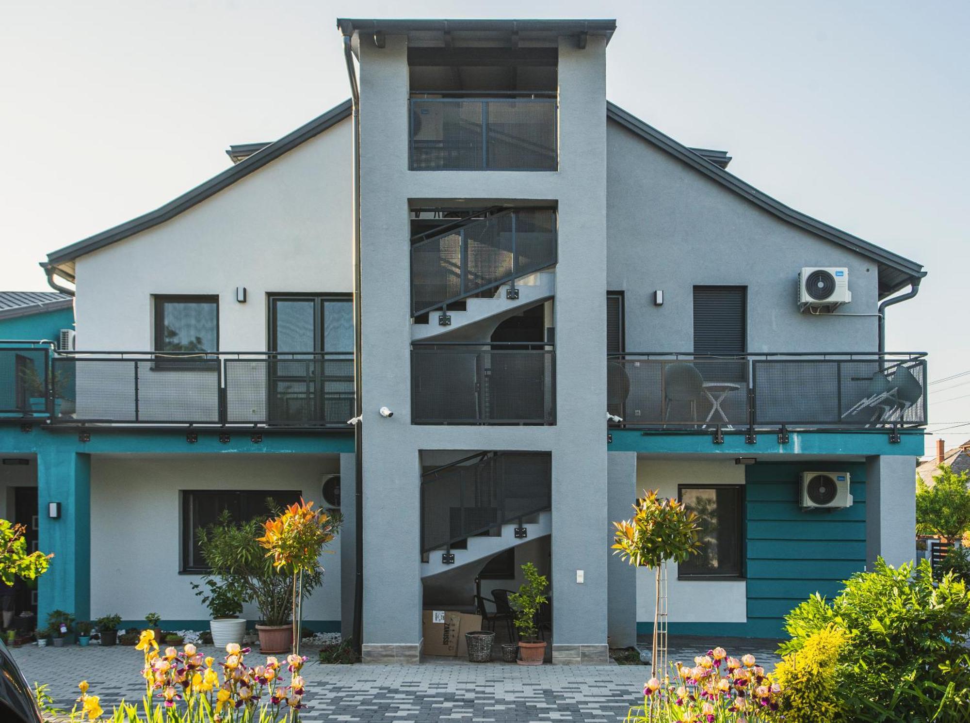 Magdi Vendeghaz A-B Apartment Celldomolk Exterior photo