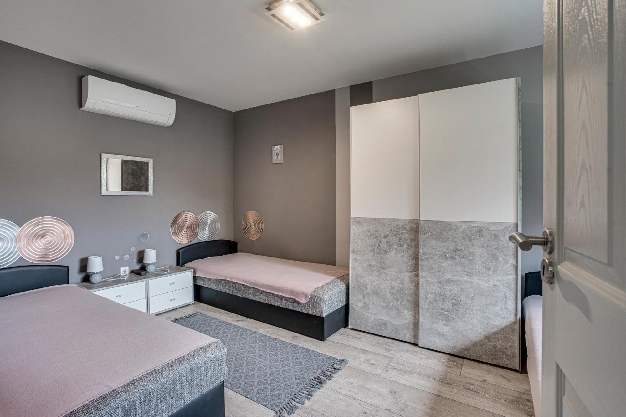 Magdi Vendeghaz A-B Apartment Celldomolk Exterior photo